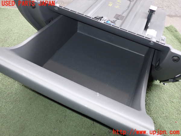 2UPJ-9238377516]ヒョンデ(Hyundai)・アイオニック5(IONIC 5)(NE2LRG)グローブボックス1 中古_4