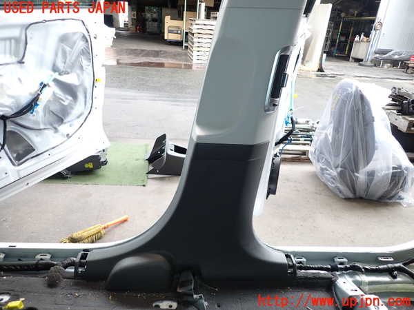 2UPJ-9238377665]ヒョンデ(Hyundai)・アイオニック5(IONIC 5)(NE2LRG)右センターピラートリム 中古_2