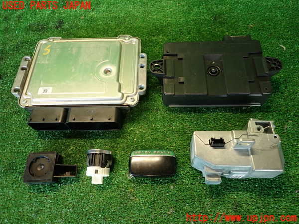 2UPJ-9238396110]ランドローバー・レンジローバー イヴォーク(LV2A)エンジンコンピューター 中古_2