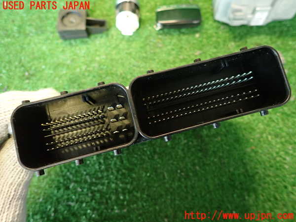 2UPJ-9238396110]ランドローバー・レンジローバー イヴォーク(LV2A)エンジンコンピューター 中古_3