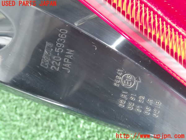 2UPJ-9238401530]スイフト(ZC53S)右テールランプ 中古_3