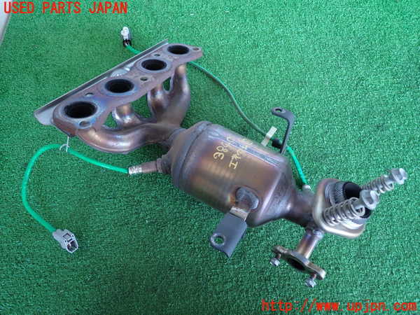 2UPJ-9238402041]スイフト(ZC53S)エキマニ1 触媒 マニバーター 中古_2