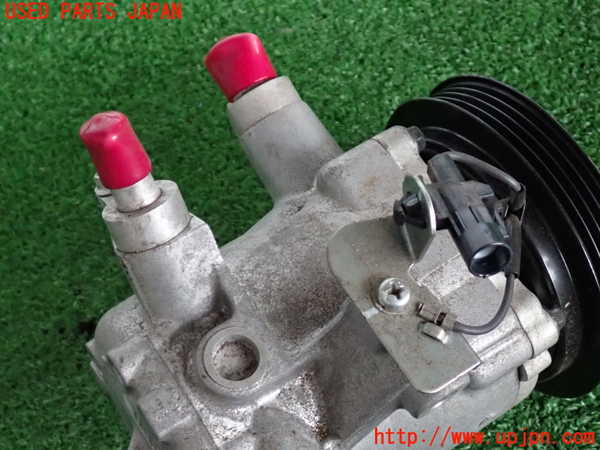 2UPJ-9238406025]スイフト(ZC53S)エアコンコンプレッサー 中古_5