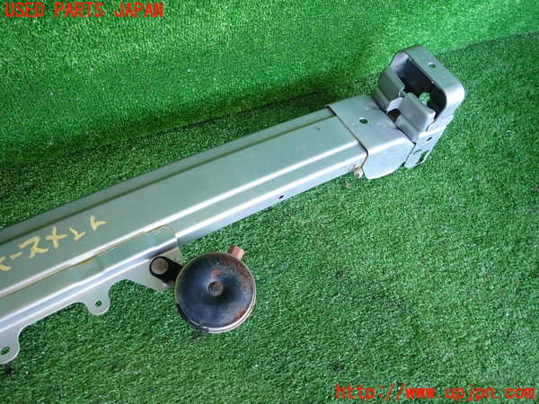 2UPJ-9238421014]シビック タイプR(EP3)フロントバンパーホースメント 中古_2