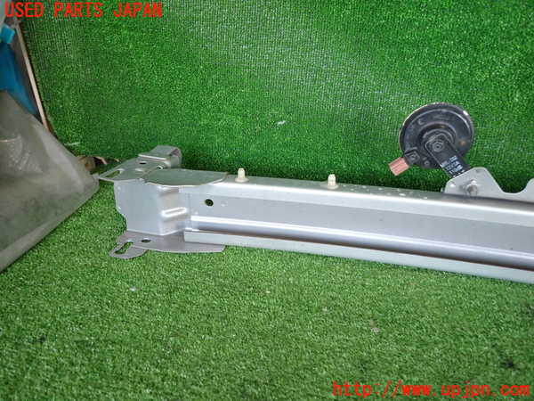 2UPJ-9238421014]シビック タイプR(EP3)フロントバンパーホースメント 中古_5