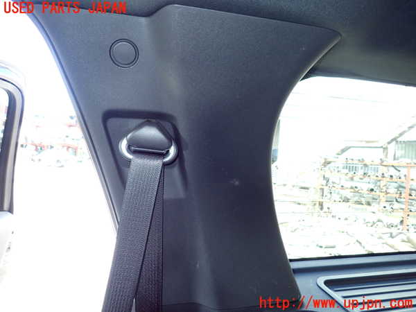 1UPJ-9238437675]リンカーン・ナビゲーター(不明)右リアピラートリム 中古_2