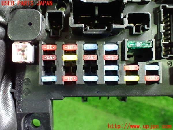 1UPJ-9238446741]デリカD：5(CV5W)ヒューズボックス1(室内助手席側) 中古_3