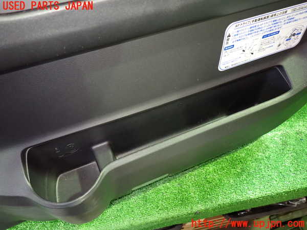 1UPJ-9238441234]デリカD：5(CV5W)右前ドア内張り 中古_3