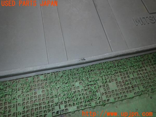 3UPJ=9238450634]パジェロ GR(V93W)中期 純正 ラゲッジマット ラゲッジトレイ 中古_4