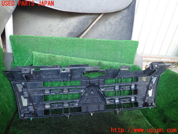 1UPJ-9238451050]パジェロ(V93W)ラジエターグリル 中古_2