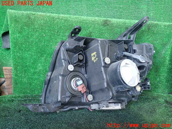 1UPJ-9238451130]パジェロ(V93W)右ヘッドライト HID 中古_3