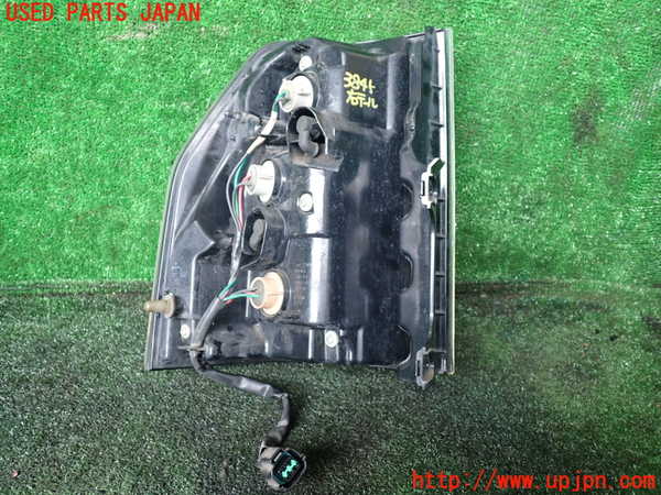 1UPJ-9238451530]パジェロ(V93W)右テールランプ 中古_3