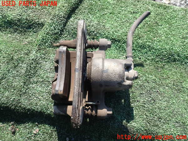1UPJ-9238454090]パジェロ(V93W)右リアキャリパー 中古_2