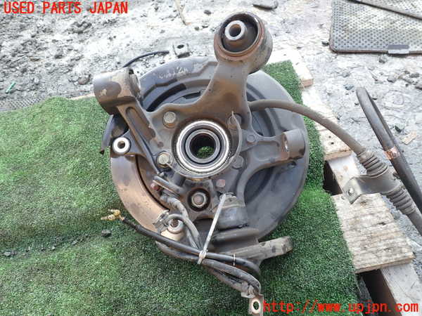 1UPJ-9238454300]パジェロ(V93W)右リアナックルハブ 中古_3