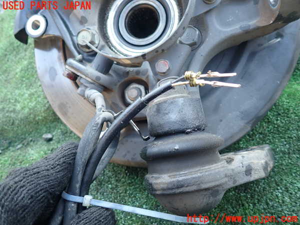 1UPJ-9238454300]パジェロ(V93W)右リアナックルハブ 中古_4