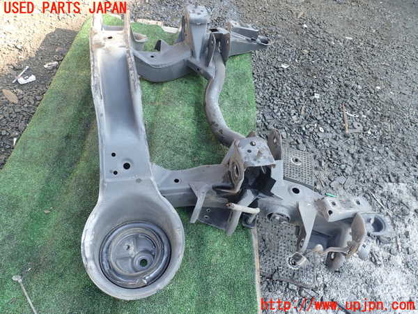 1UPJ-9238455295]パジェロ(V93W)リアメンバー 中古_3