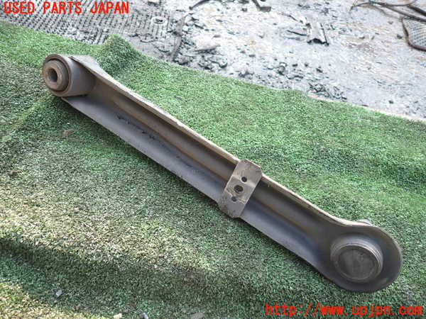 1UPJ-9238455200]パジェロ(V93W)右リアロアアーム1 中古_2