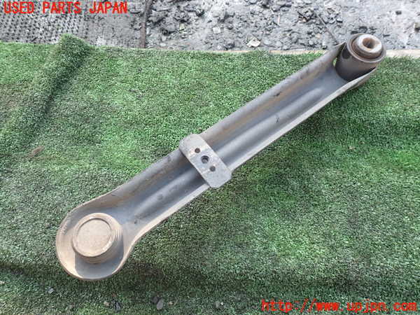 1UPJ-9238455226]パジェロ(V93W)左リアロアアーム1 中古_2