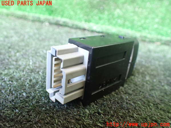 1UPJ-9238456295]パジェロ(V93W)フォグスイッチ 中古_2