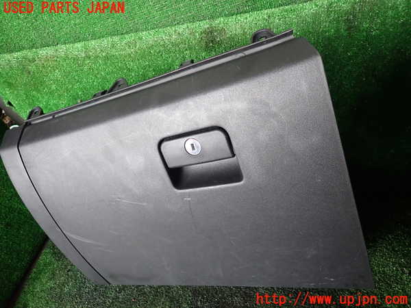 1UPJ-9238457516]パジェロ(V93W)グローブボックス1 中古_2