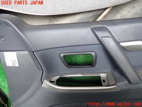 1UPJ-9238451234]パジェロ(V93W)右前ドア内張り 中古_2