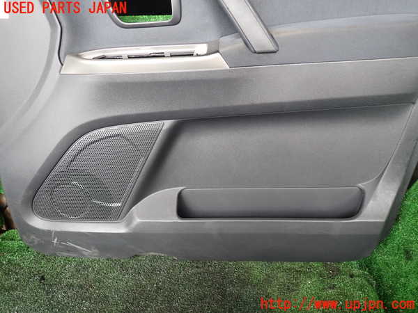 1UPJ-9238451234]パジェロ(V93W)右前ドア内張り 中古_3