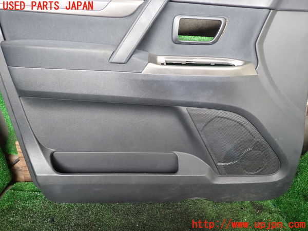 1UPJ-9238451264]パジェロ(V93W)左前ドア内張り 中古_3