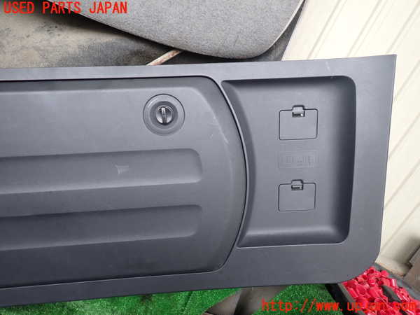 1UPJ-9238451578]パジェロ(V93W)バックドア内張り 中古_3