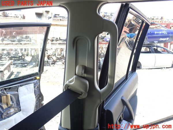 1UPJ-9238457665]パジェロ(V93W)右センターピラートリム 中古_2