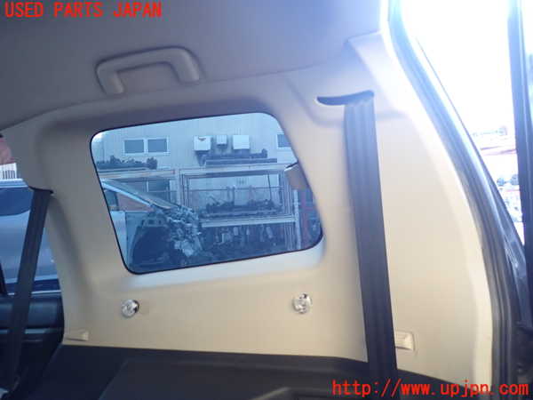 1UPJ-9238457675]パジェロ(V93W)右リアピラートリム 中古_2