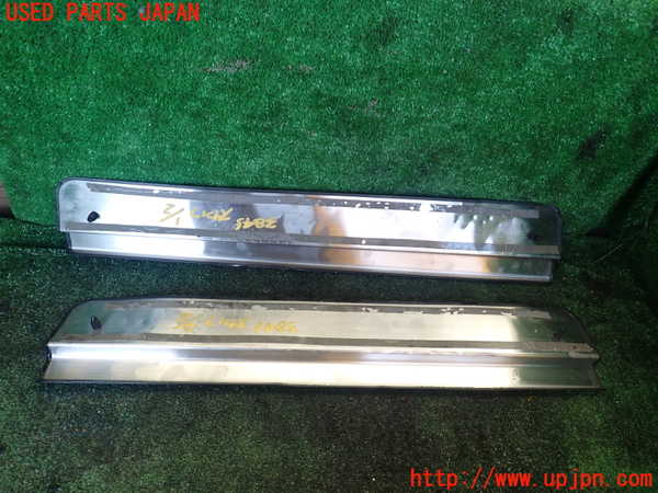 1UPJ-9238457740]パジェロ(V93W)スカッフプレート 中古_3