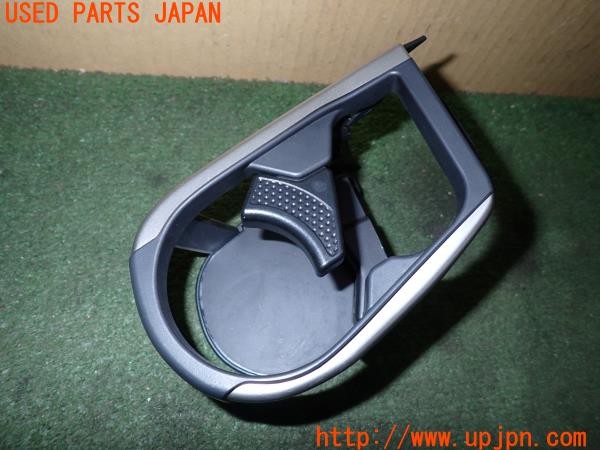 3UPJ=9238460631]レクサス NX300h バージョンL(AYZ10)後期 YAC 槌屋ヤック ドリンクホルダー 助手席用 中古_3