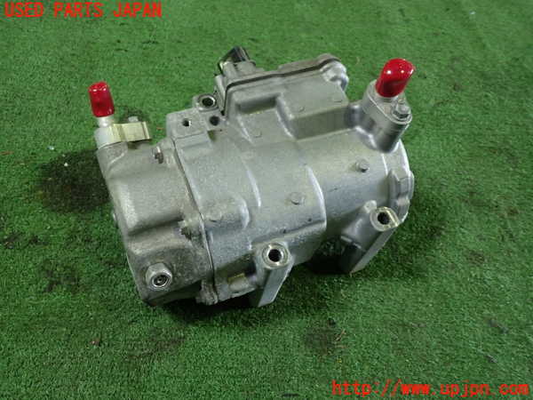 1UPJ-9238466025]レクサス・NX300h(AYZ10)エアコンコンプレッサー 中古_3