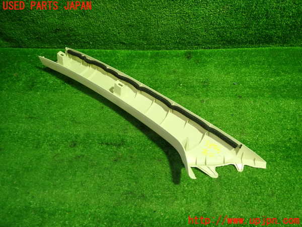 1UPJ-9238467655]レクサス・NX300h(AYZ10)右フロントピラートリム 中古_4