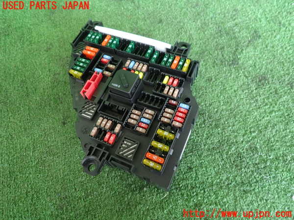 2UPJ-9238476742]BMW 740i(YA30)ヒューズボックス2 中古 (F01)_3