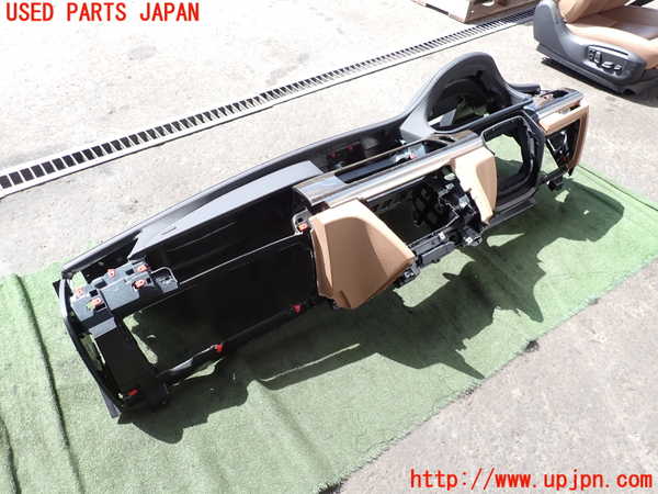 2UPJ-9238477505]BMW 740i(YA30)ダッシュボード 中古 (F01)_2