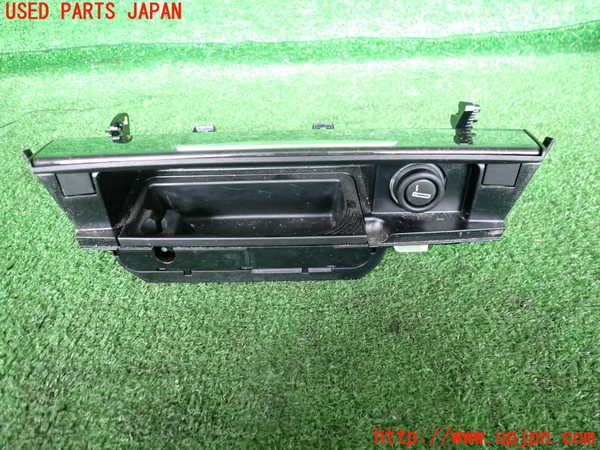 2UPJ-9238477821]BMW 740i(YA30)灰皿1 中古 (F01)_3