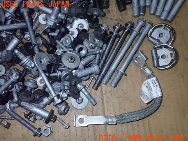 3UPJ=9238480720]BMW 320d(3D20 F30)ネジ・ナット・ステー類 セット ジャンク_3