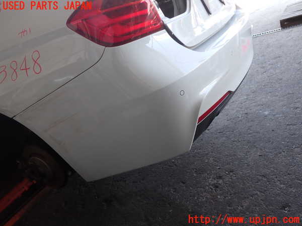 2UPJ-9238481610]BMW 320d(3D20)(F30)リアバンパー 中古_2