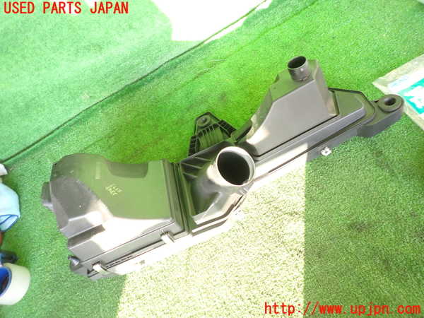 2UPJ-9238482560]BMW 320d(3D20)(F30)エアクリーナーボックス 中古_3