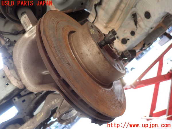2UPJ-9238484295]BMW 320d(3D20)(F30)左フロントナックルハブ 中古_2