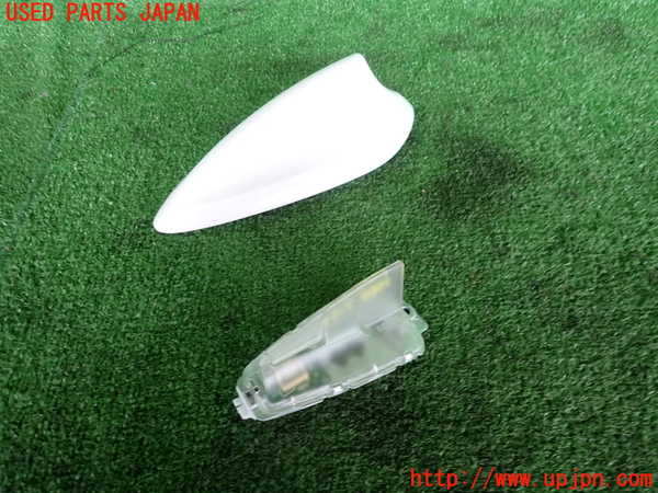 2UPJ-9238486550]BMW 320d(3D20)(F30)アンテナ 中古_3