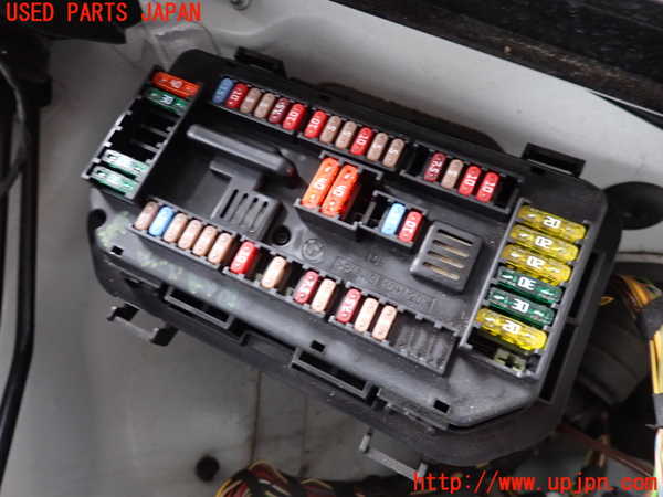 2UPJ-9238486741]BMW 320d(3D20)(F30)ヒューズボックス1 中古_2
