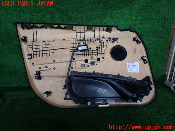 2UPJ-9238481234]BMW 320d(3D20)(F30)右前ドア内張り 中古_4