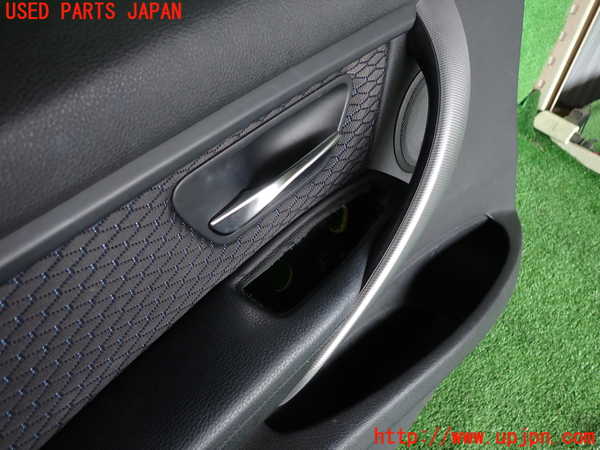 2UPJ-9238481264]BMW 320d(3D20)(F30)左前ドア内張り 中古_2