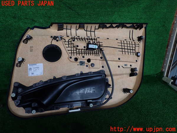 2UPJ-9238481264]BMW 320d(3D20)(F30)左前ドア内張り 中古_3
