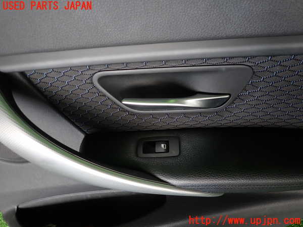 2UPJ-9238481294]BMW 320d(3D20)(F30)右後ドア内張り 中古_2