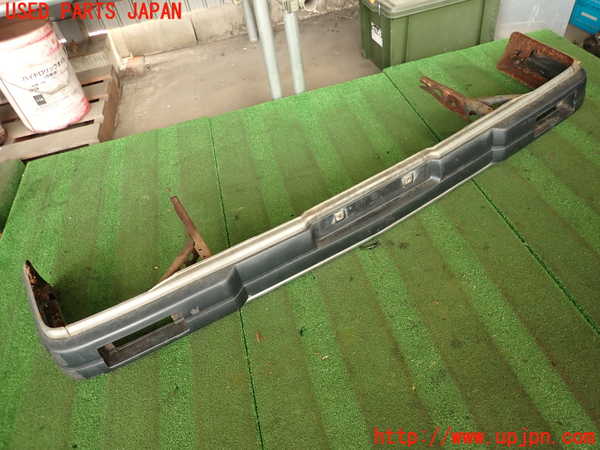 2UPJ-9238491010]グロリア ワゴン(WY30)フロントバンパー (ジャンク品) 中古_4
