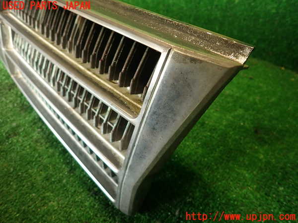 2UPJ-9238491050]グロリア ワゴン(WY30)ラジエターグリル 中古_4