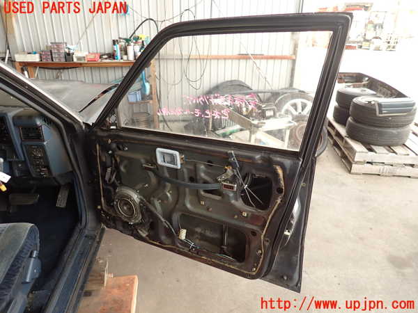 2UPJ-9238491230]グロリア ワゴン(WY30)右前ドア 中古(43R-00034 M284)_4